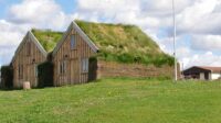 Pesona Rumah Rumput Yang Mengagumkan di Islandia Pesona Rumah Rumput Yang Mengagumkan di Islandia